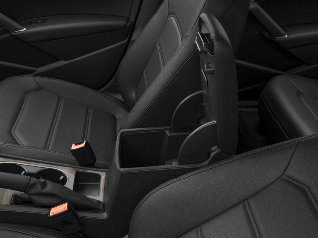 2018 Volkswagen Passat 2.0T SE w/Technology