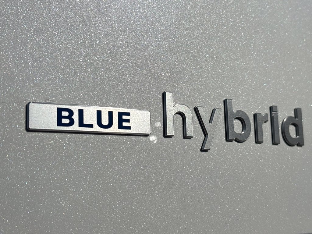 2027 Hyundai PALISADE HYBRID Blue SEL 8 Passenger