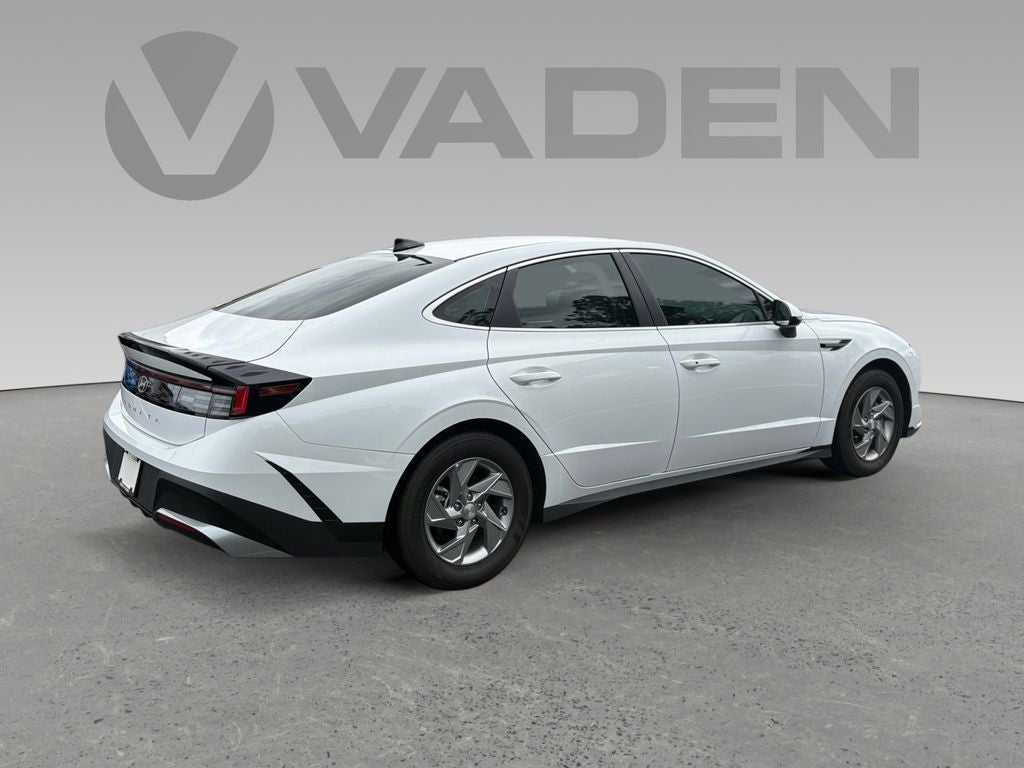 2025 Hyundai SONATA SE