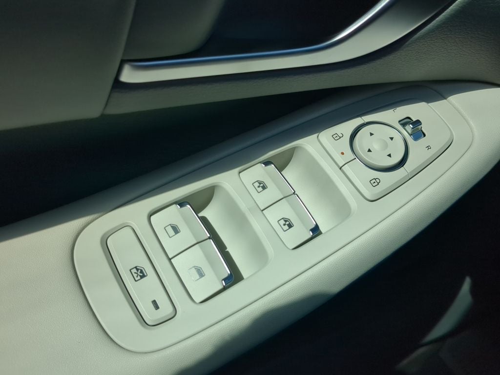 2025 Hyundai SONATA HYBRID SEL