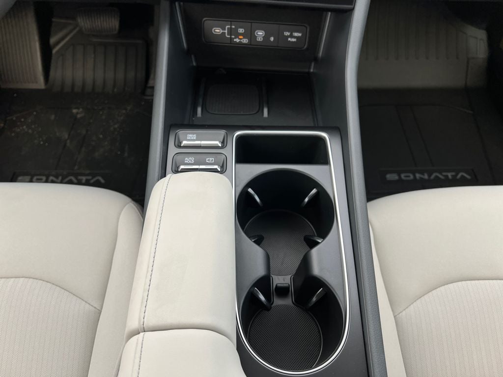 2025 Hyundai SONATA HYBRID SEL