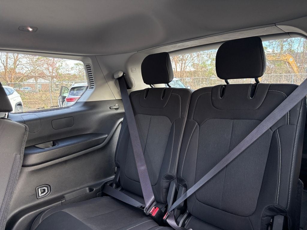 2023 Jeep Grand Cherokee L Laredo 4x2