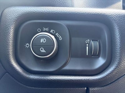 2023 RAM 1500 Big Horn Crew Cab 4x4 5'7' Box