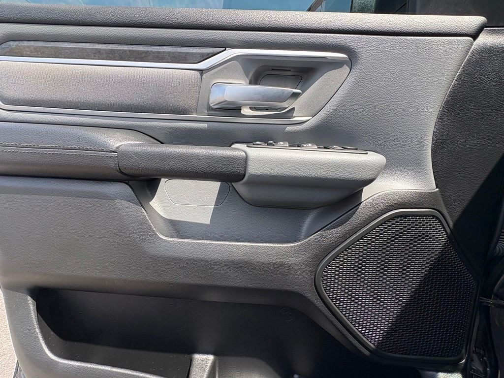 2020 RAM 1500 Big Horn Crew Cab 4x4 5'7' Box