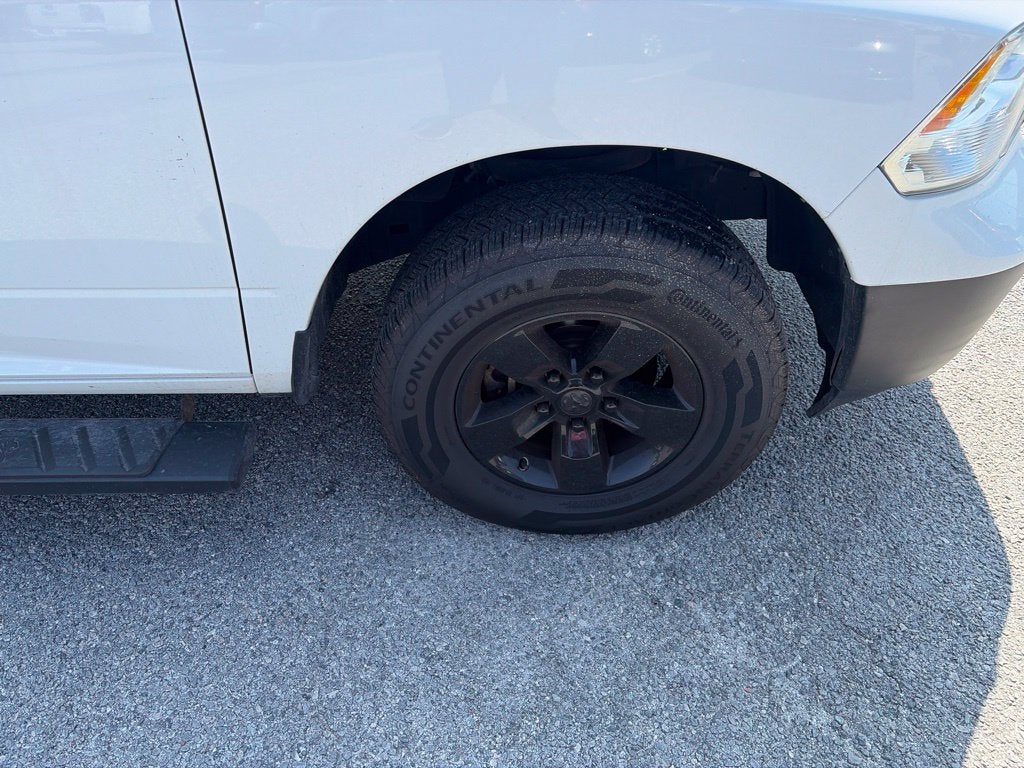 2021 RAM 1500 Classic Tradesman Crew Cab 4x4 5'7' Box