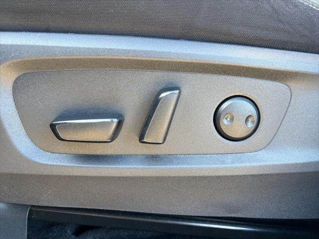 2025 Nissan Pathfinder SV FWD