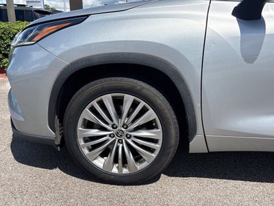 2023 Toyota Highlander Platinum