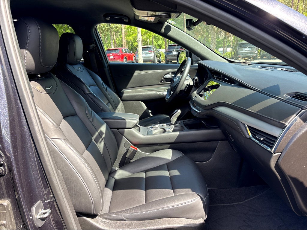 2023 Cadillac XT4 FWD Premium Luxury