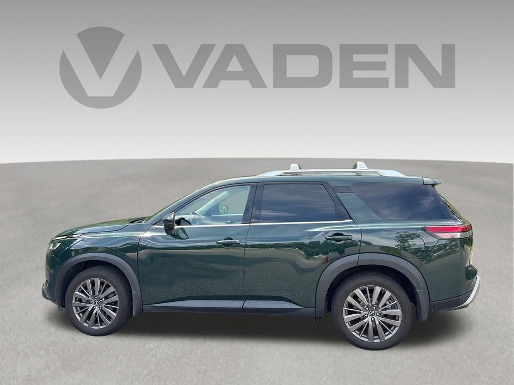 2022 Nissan Pathfinder SL