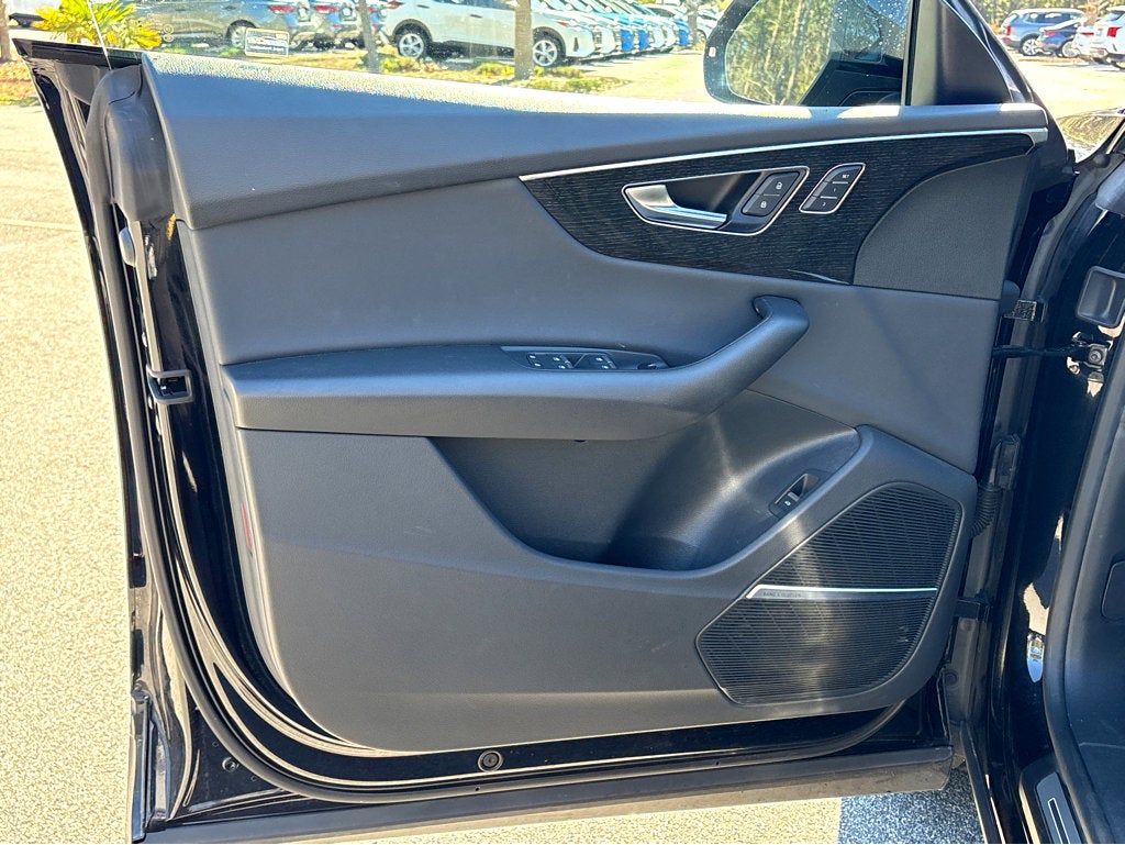 2021 Audi Q8 Premium Plus