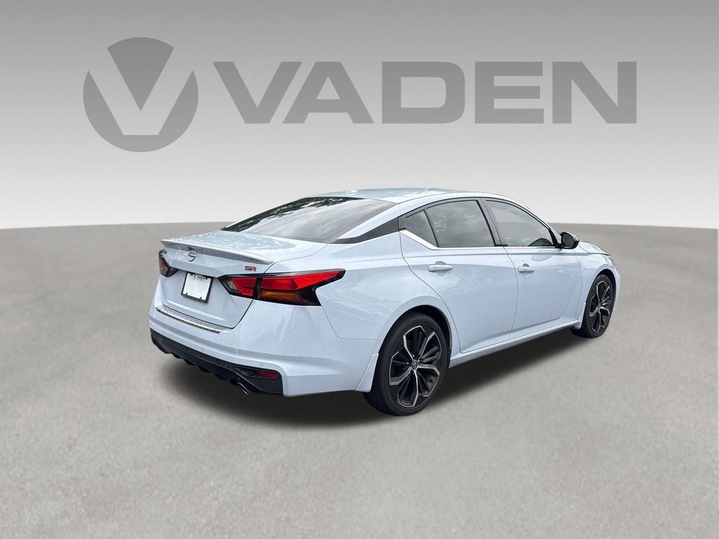 2023 Nissan Altima SR