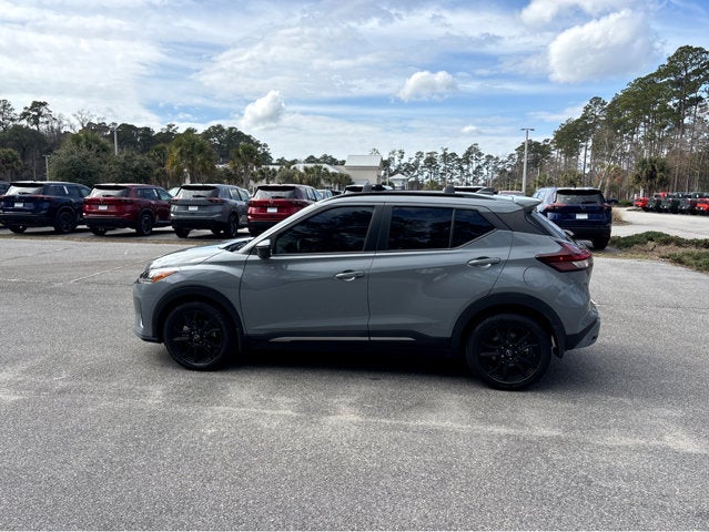 2023 Nissan Kicks SR