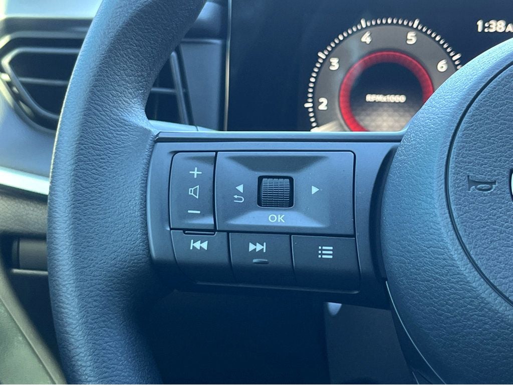 2025 Nissan Kicks S