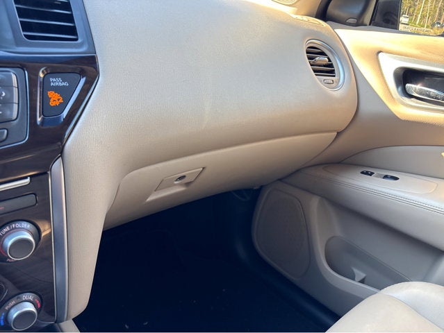 2016 Nissan Pathfinder SL