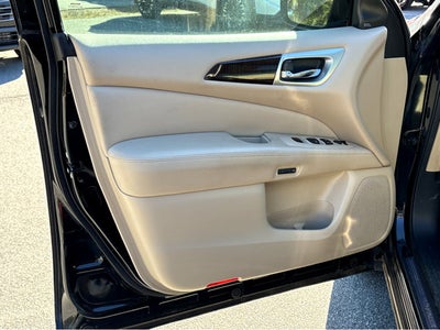 2016 Nissan Pathfinder SL