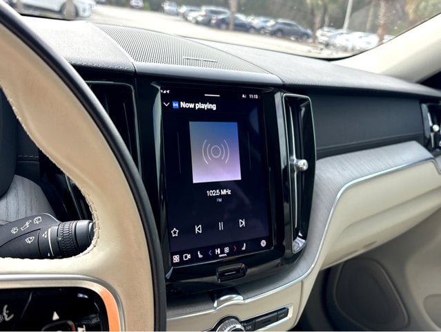 2023 Volvo XC60 Ultimate Bright Theme