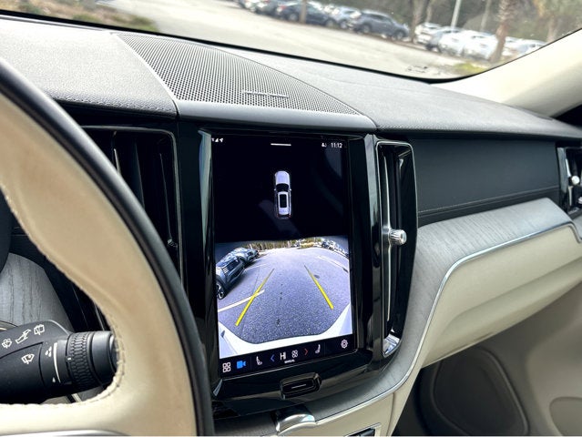 2023 Volvo XC60 Ultimate Bright Theme