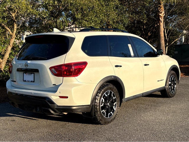 2020 Nissan Pathfinder SL