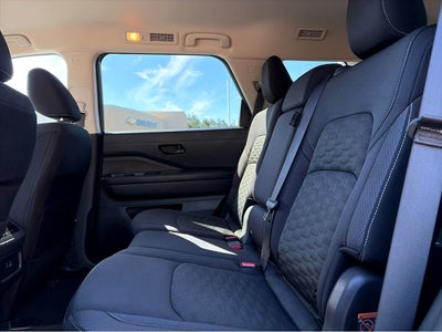 2024 Nissan Pathfinder SV