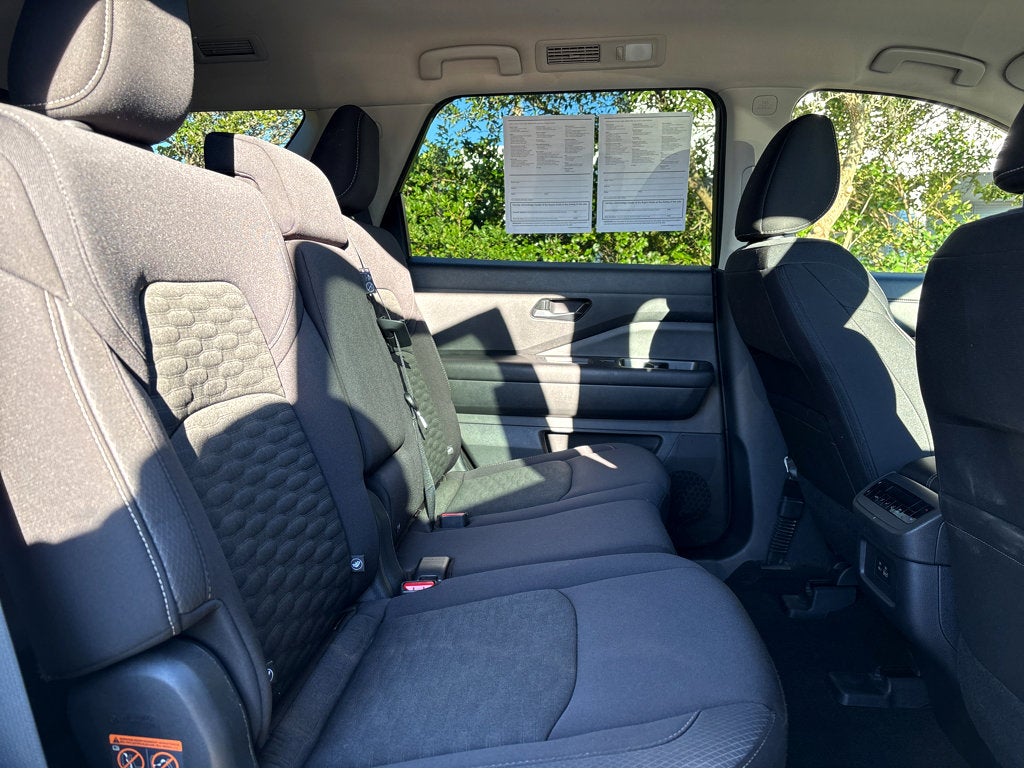 2024 Nissan Pathfinder SV