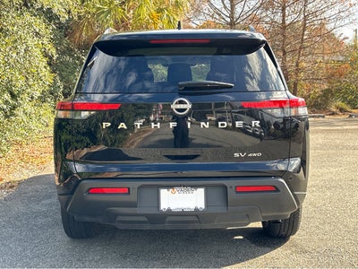2024 Nissan Pathfinder SV
