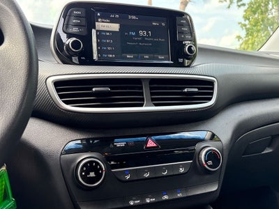 2021 Hyundai TUCSON SE