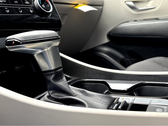 2022 Hyundai TUCSON SE