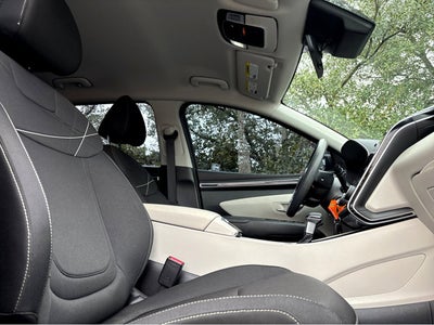 2022 Hyundai TUCSON SE