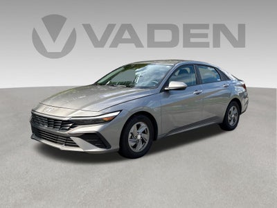 2025 Hyundai ELANTRA SE