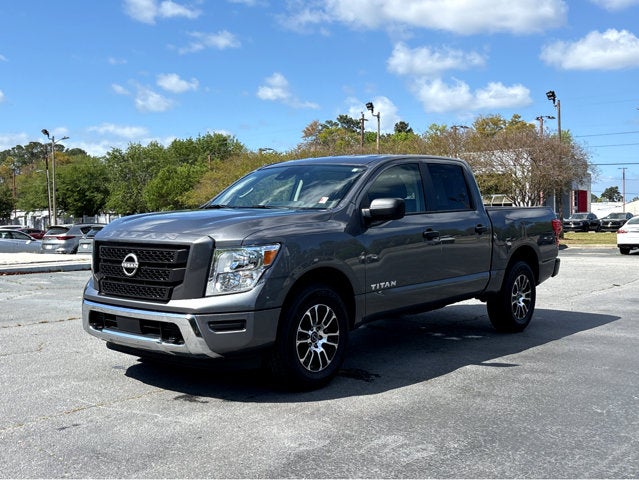 2024 Nissan Titan SV
