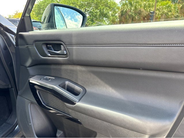 2023 Nissan Pathfinder S