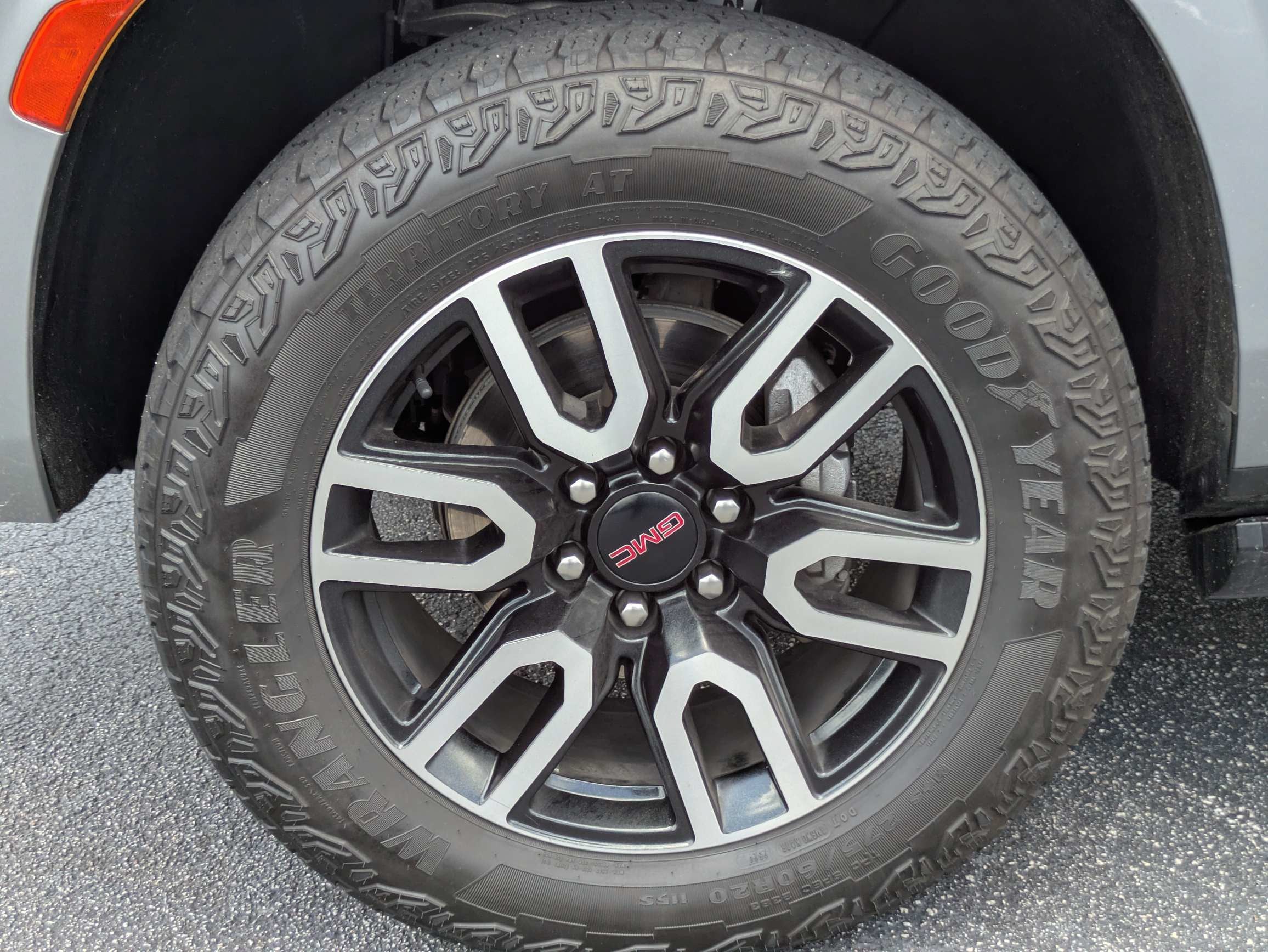 2023 GMC Yukon AT4