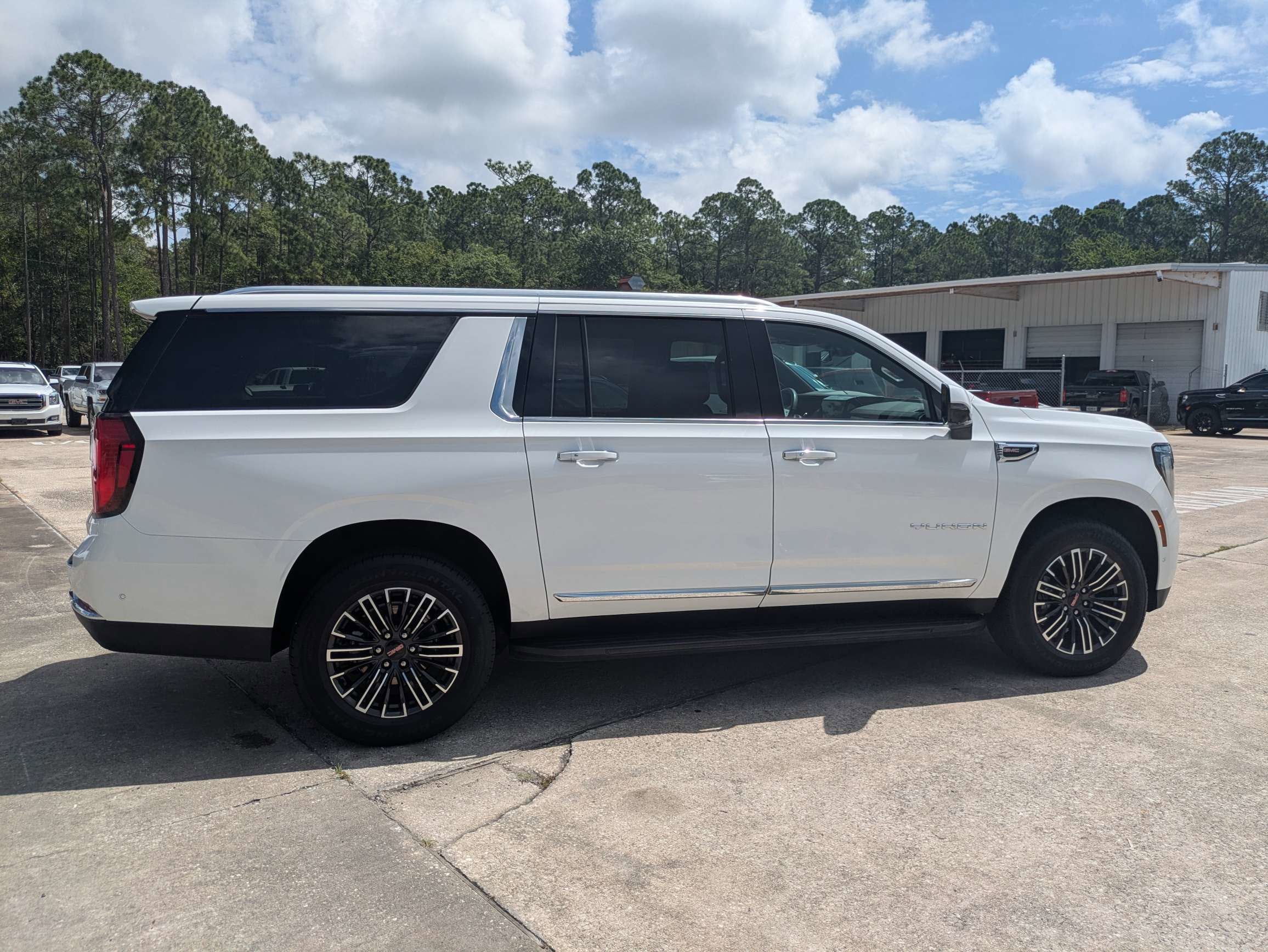 2025 GMC Yukon XL Elevation