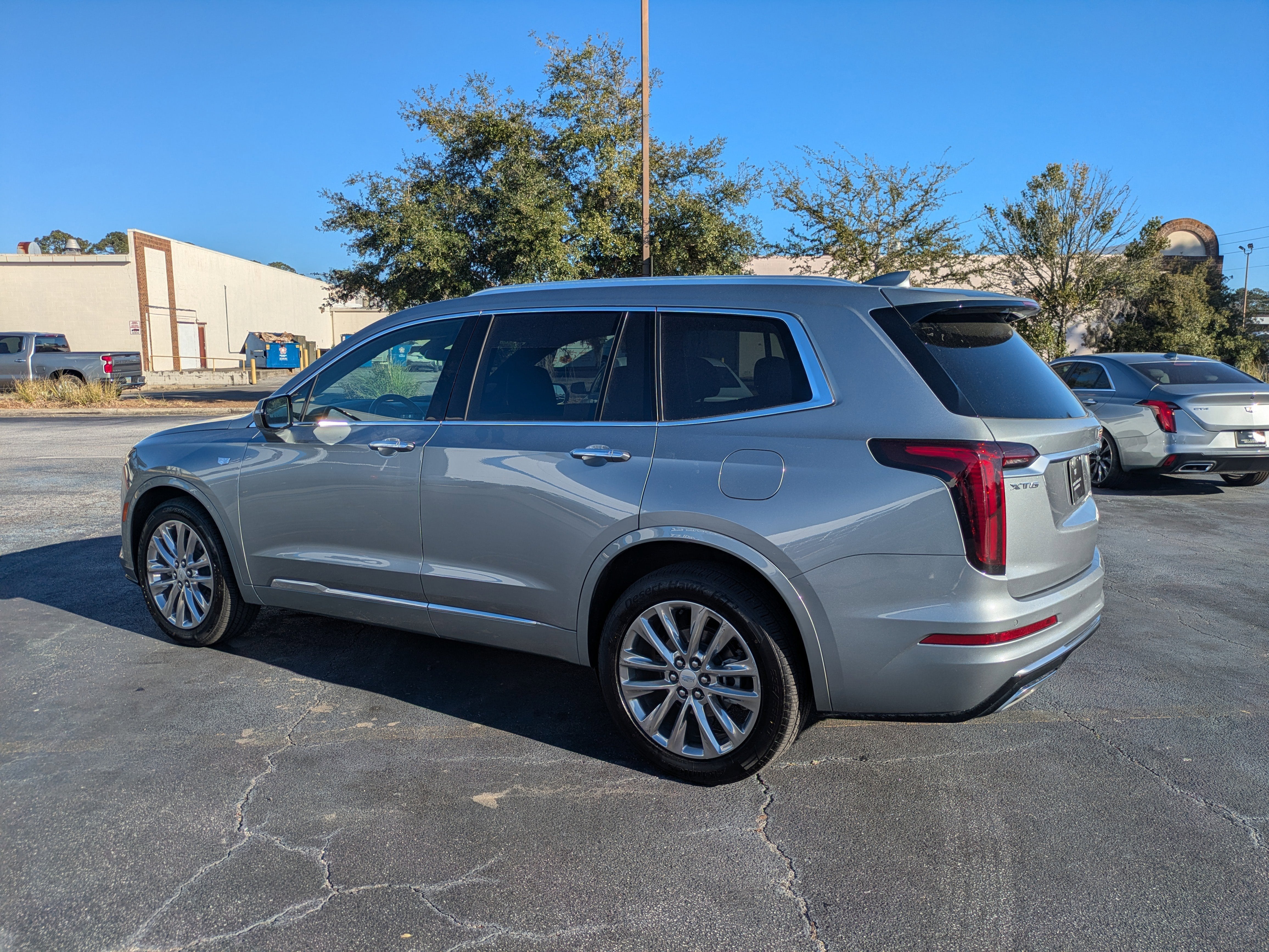 2025 Cadillac XT6 FWD Premium Luxury