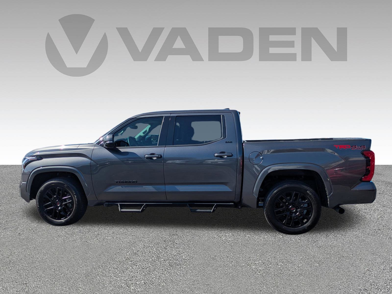 2023 Toyota Tundra 4WD SR5