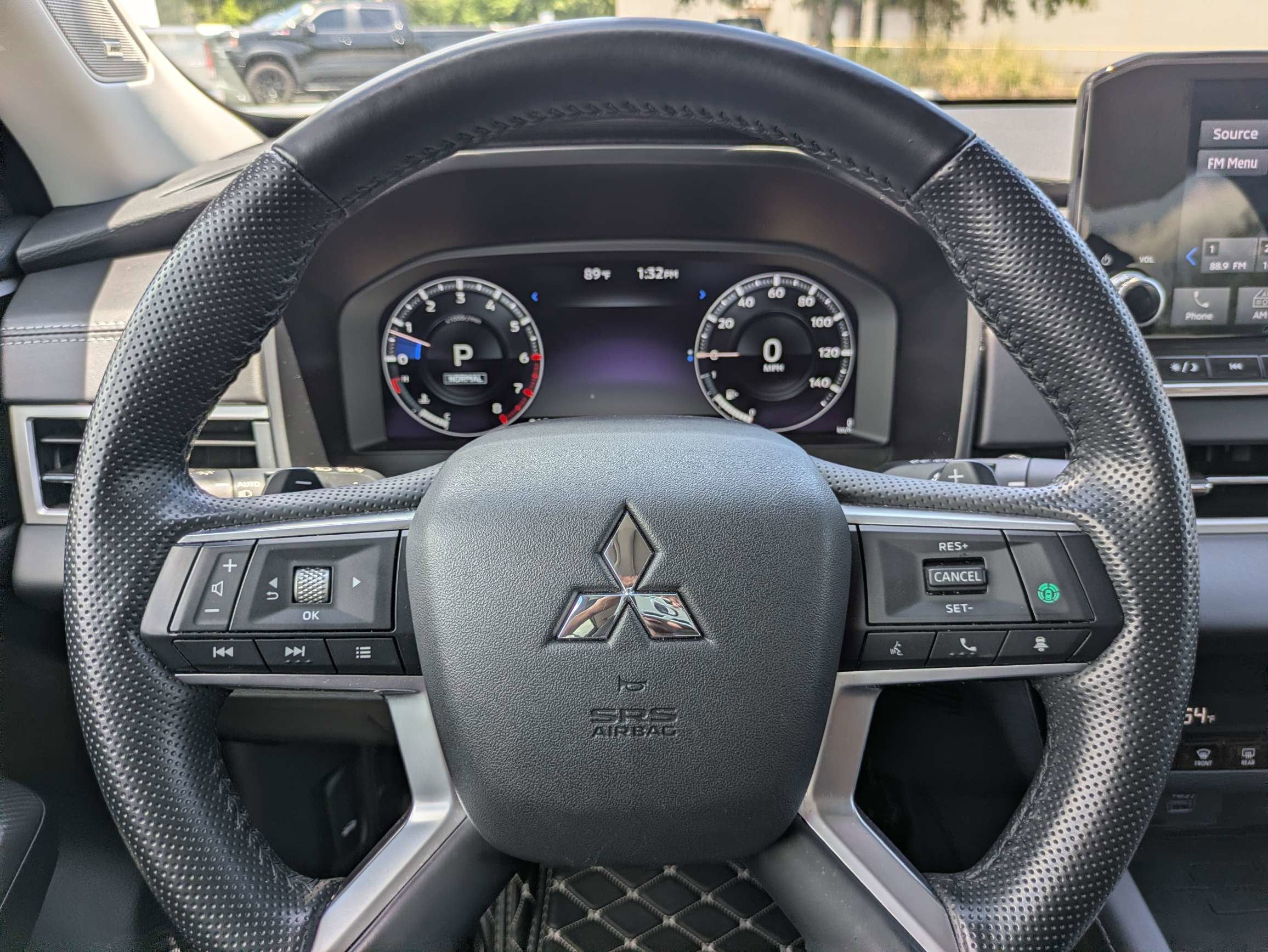 2024 Mitsubishi Outlander Base