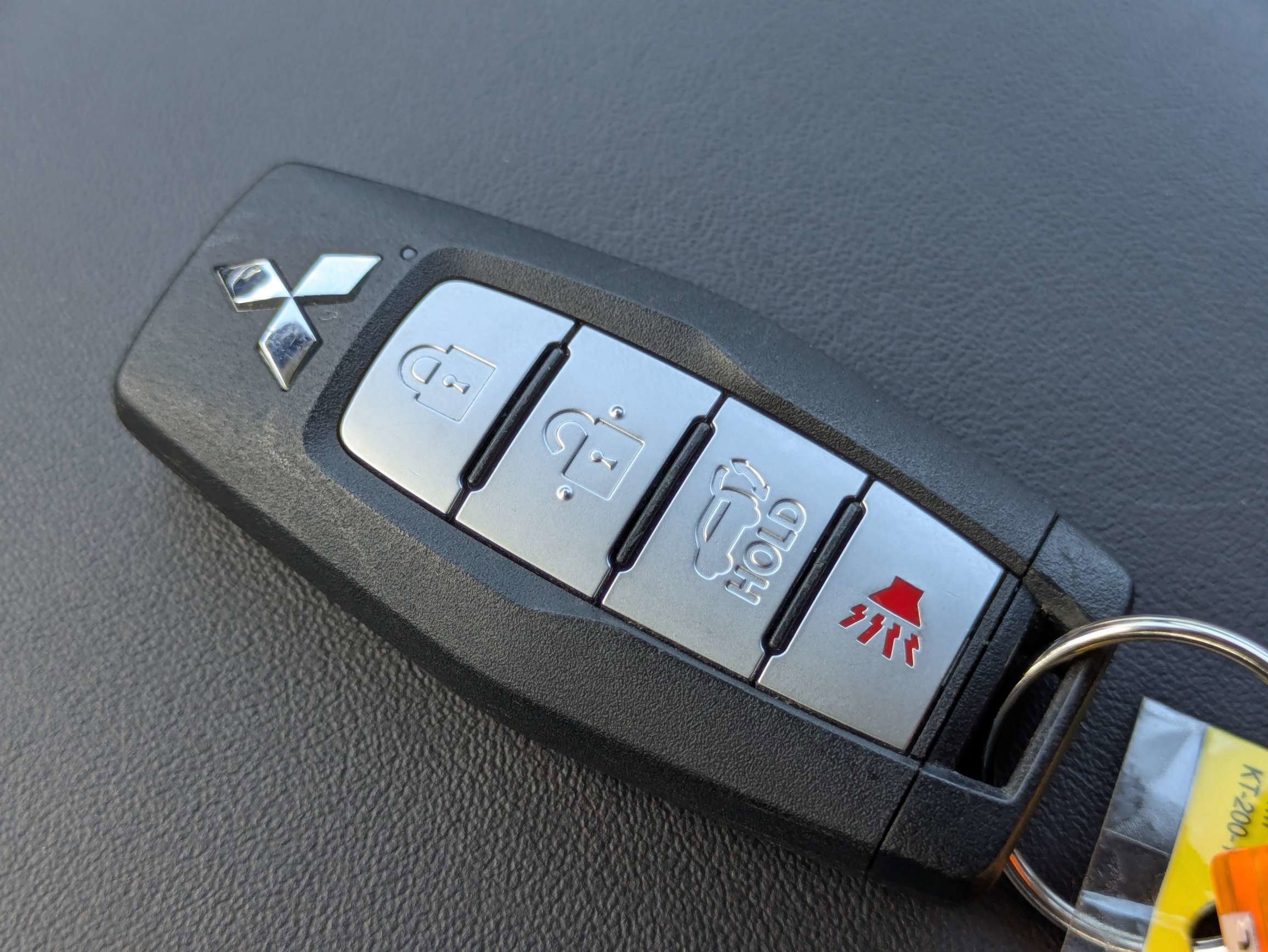 2024 Mitsubishi Outlander Base