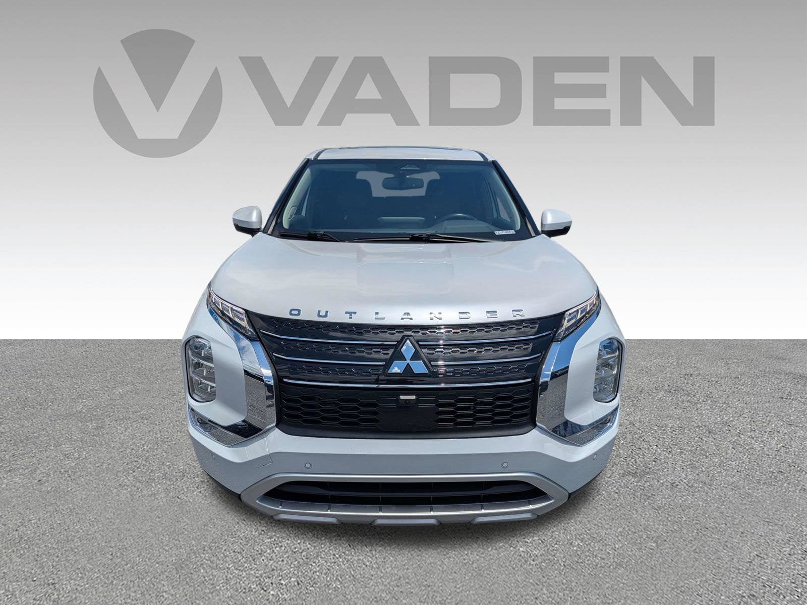 2024 Mitsubishi Outlander Base