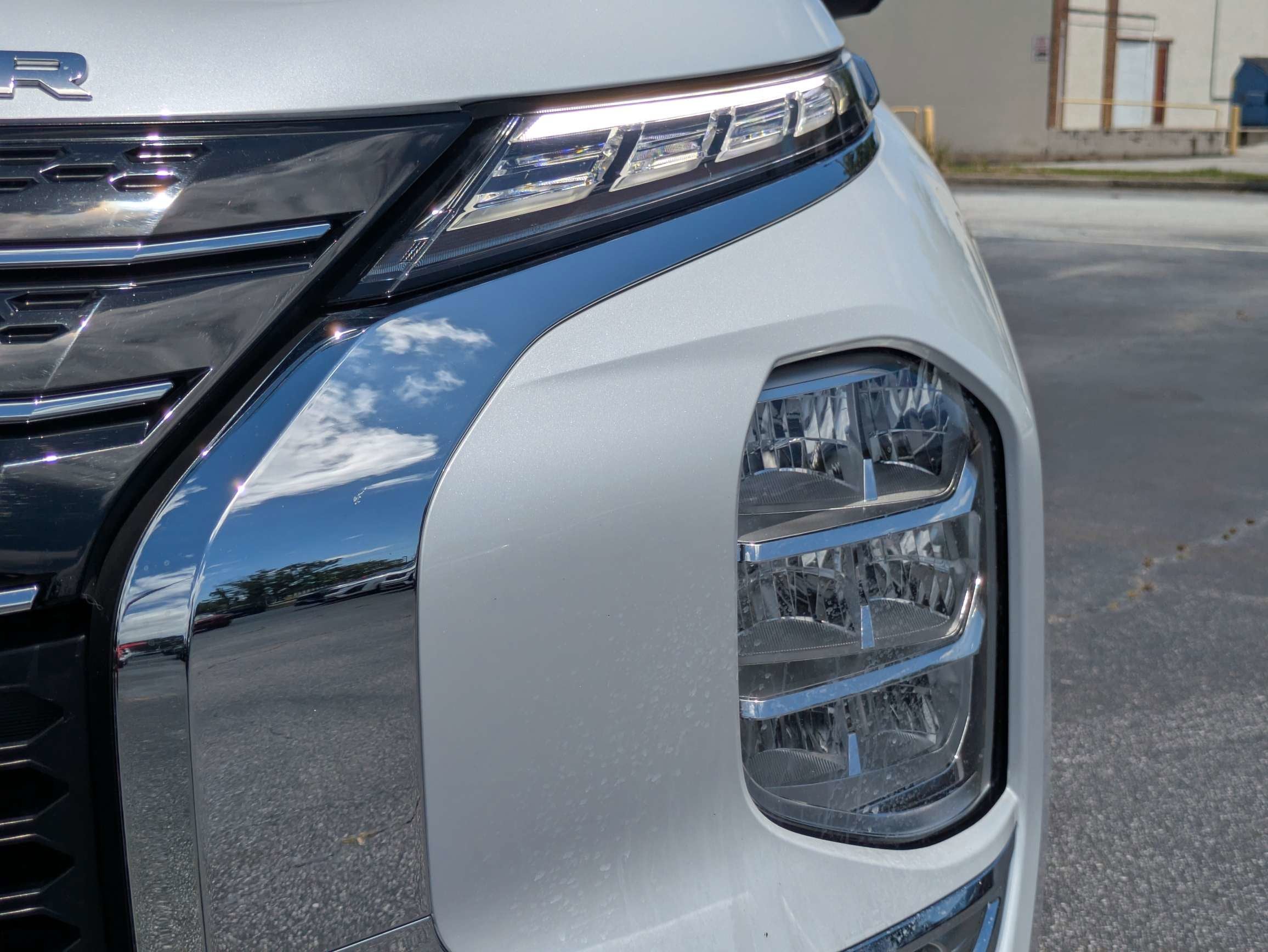 2024 Mitsubishi Outlander Base