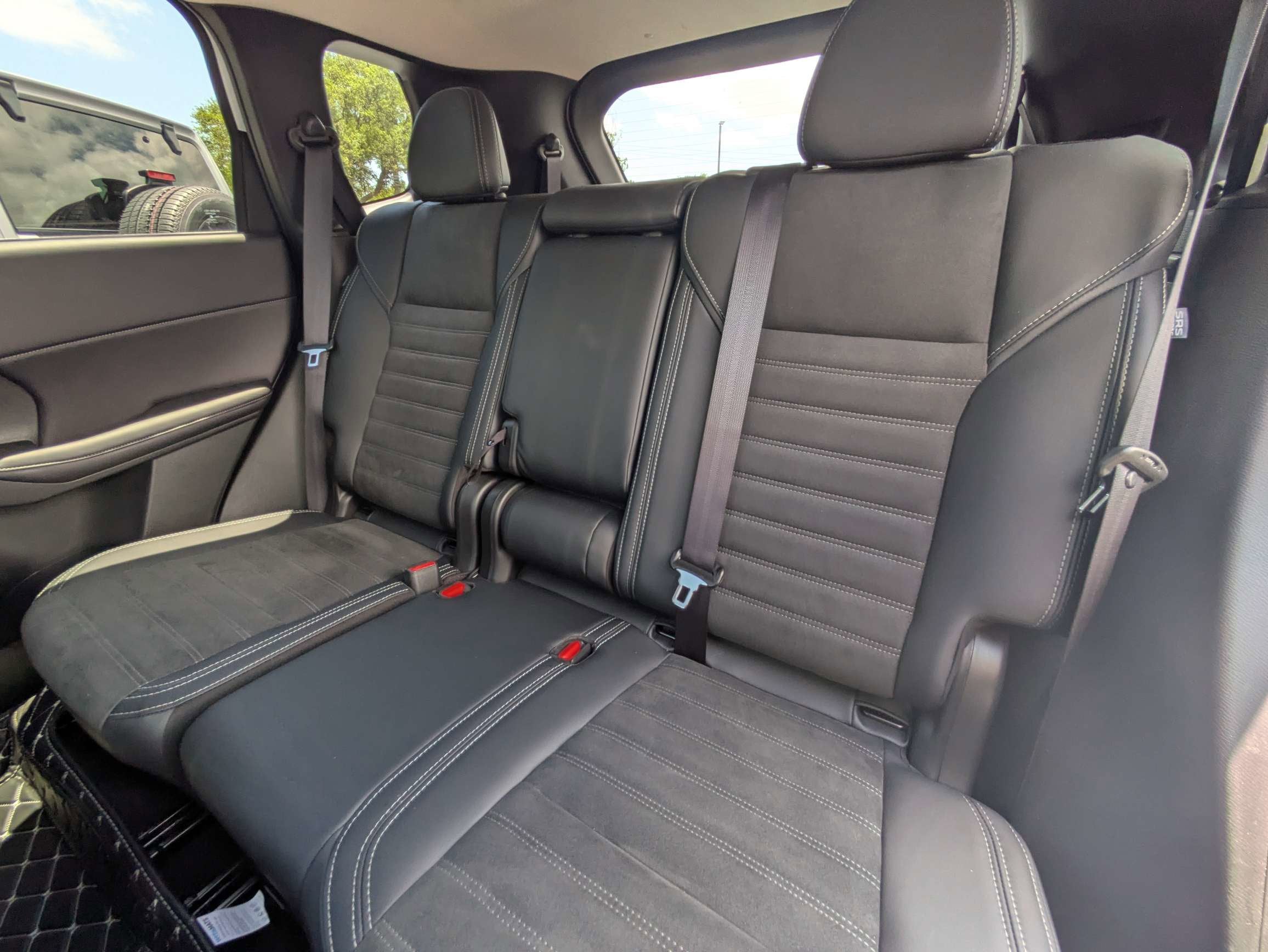 2024 Mitsubishi Outlander Base