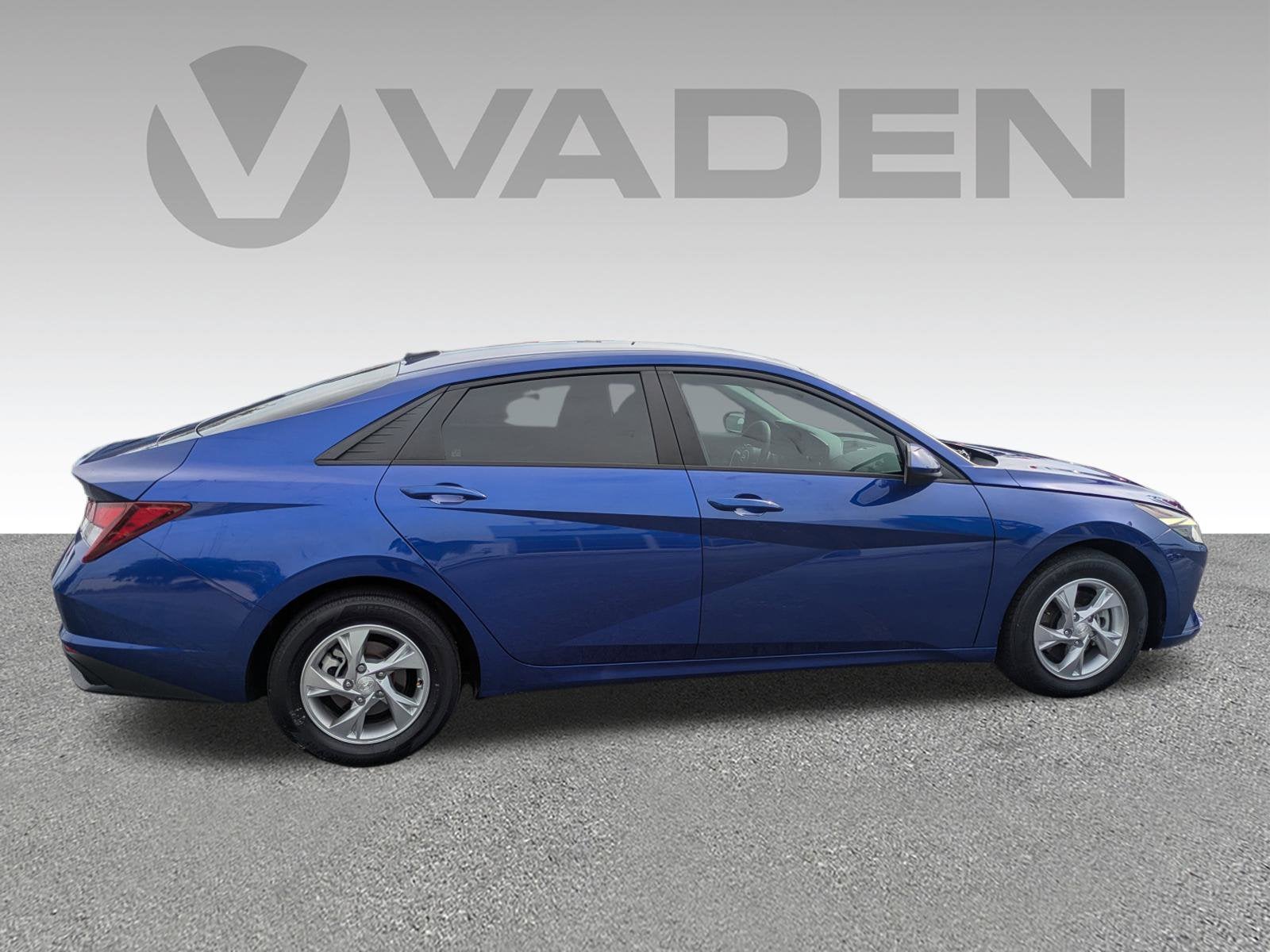 2023 Hyundai ELANTRA SE