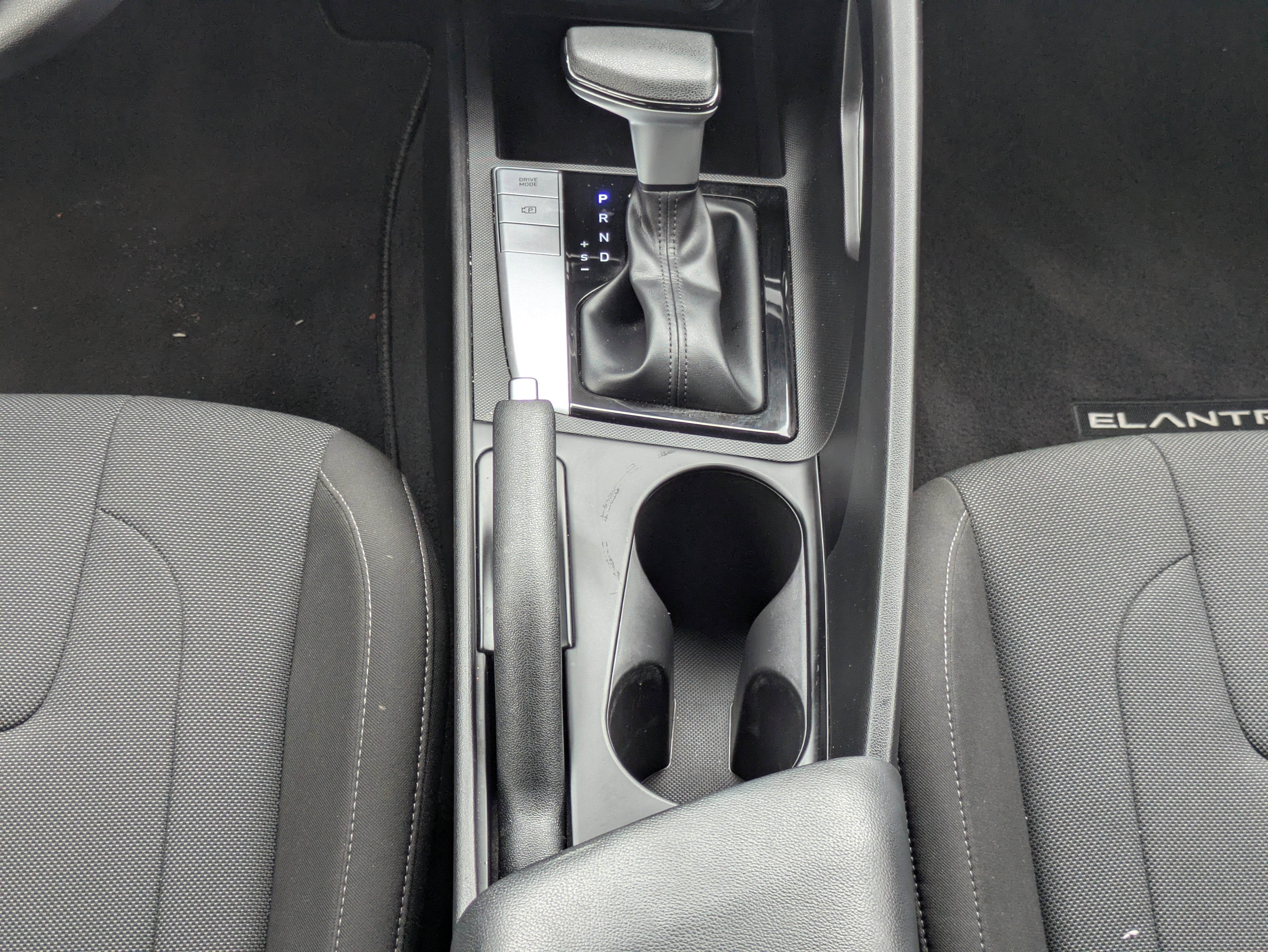 2023 Hyundai ELANTRA SE
