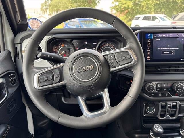 2025 Jeep Wrangler 4-Door Sahara 4x4