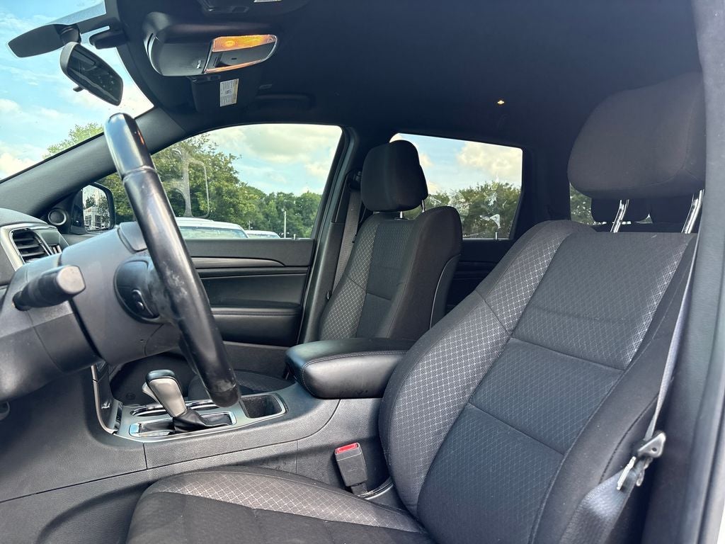 2020 Jeep Grand Cherokee Laredo 4x2