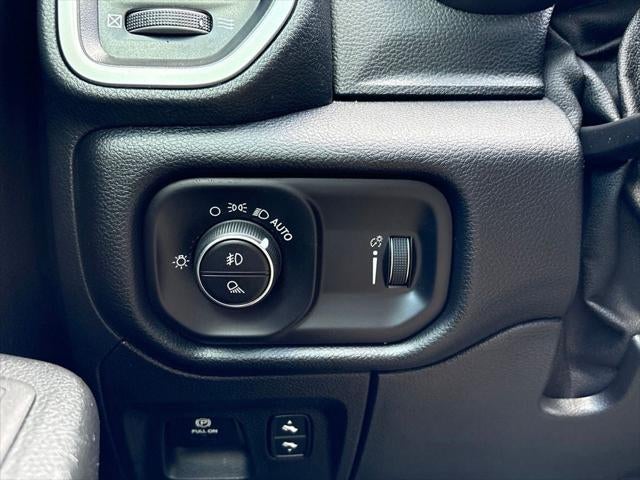 2022 RAM 1500 Big Horn Crew Cab 4x2 5'7' Box