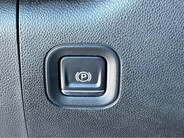 2021 Chevrolet Silverado 1500 4WD Crew Cab Short Bed LTZ