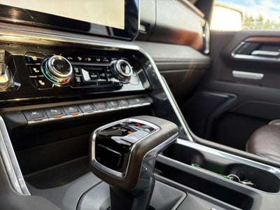 2023 GMC Sierra 1500 4WD Crew Cab Short Box Denali