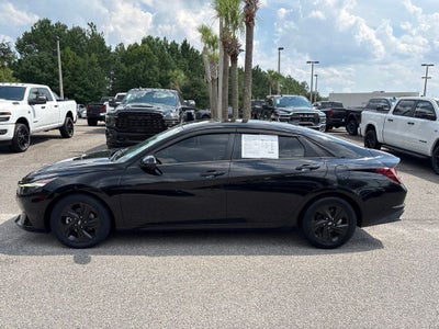 2022 Hyundai ELANTRA SEL