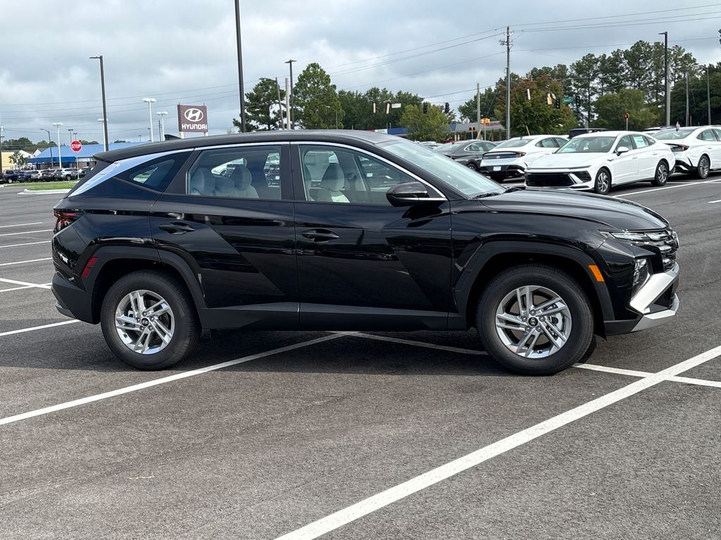 2026 Hyundai TUCSON SE FWD