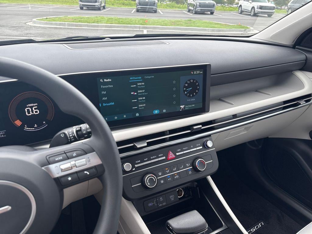 2026 Hyundai TUCSON SE FWD